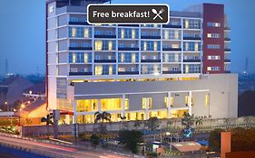 Hotel Santika Cikarang